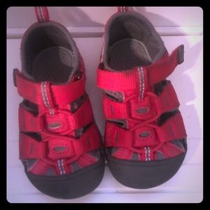 Toddler Keen sandals size 6